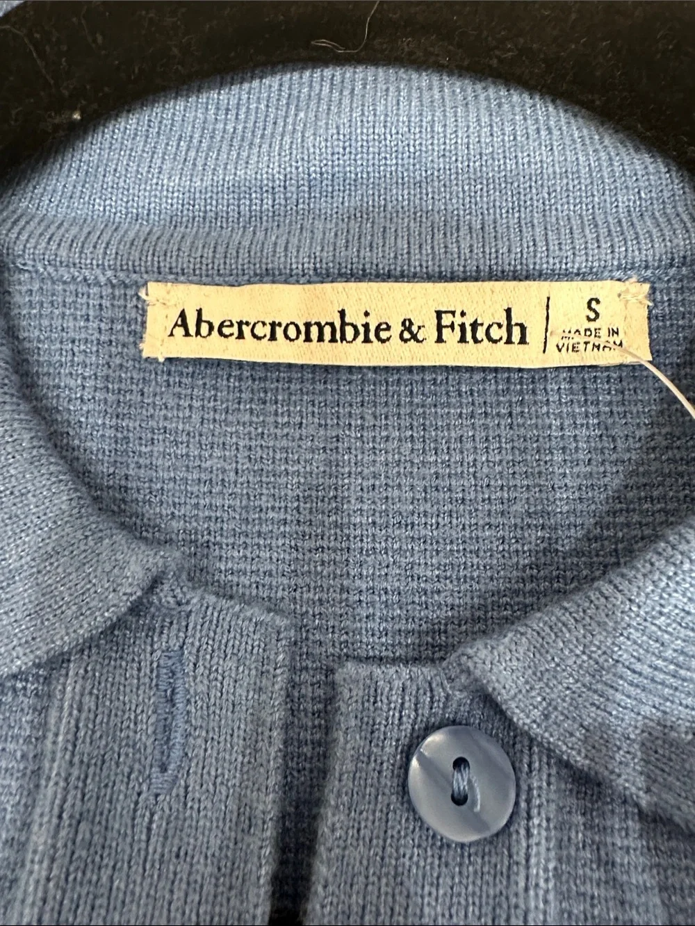 Abercrombie & Fitch small Sleeveless Knit Polo in Light Periwinkle. New - Picture 4 of 4
